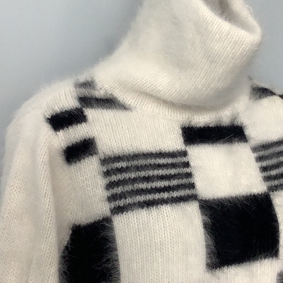 VINTAGE-Angora Knit Sweater - Picture 3 of 7